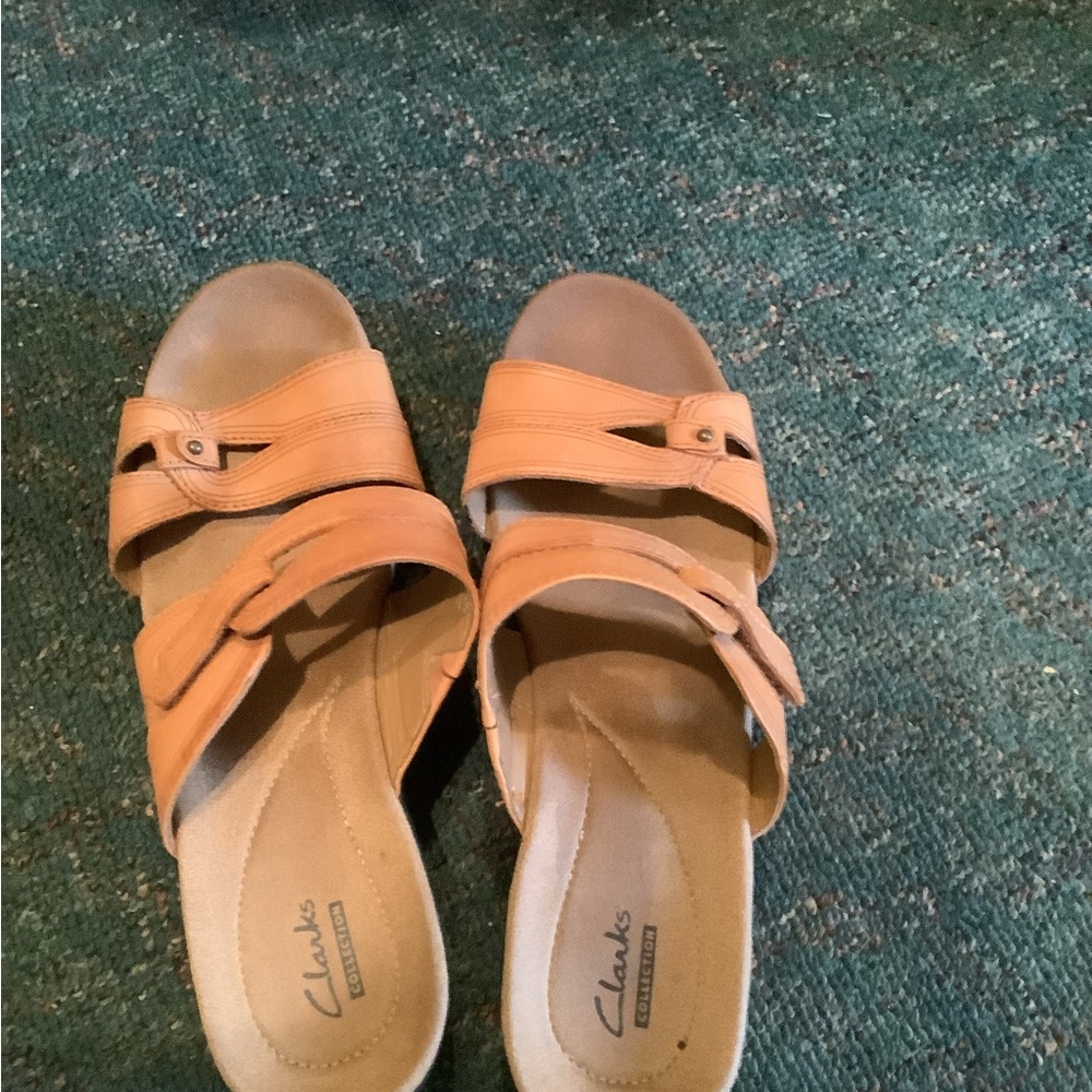 Clarks Women's Tan Sandals - Picture 4 of 7